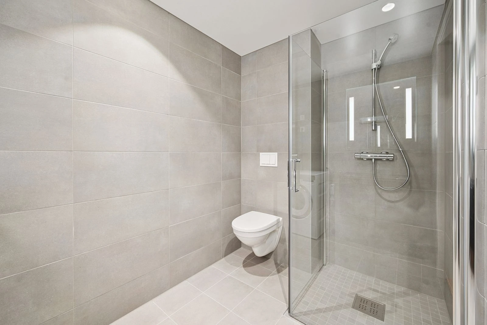 Delikat fargevalg og tidsriktig utførelse.