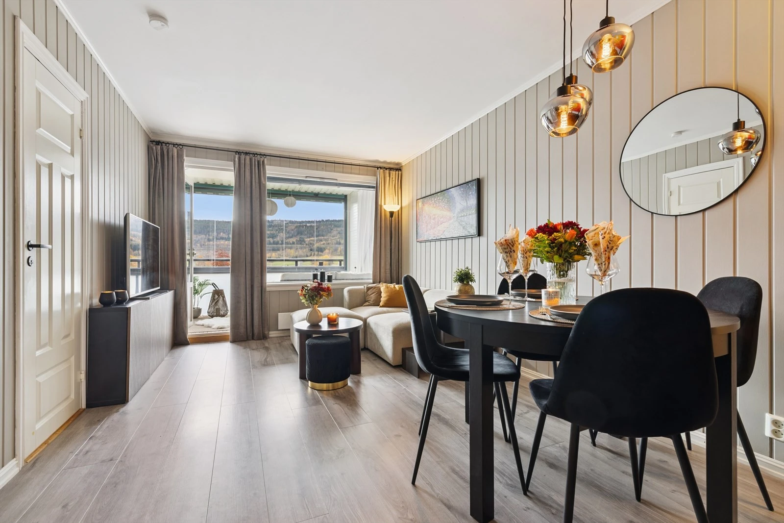 Velkommen til denne lekre boligen!