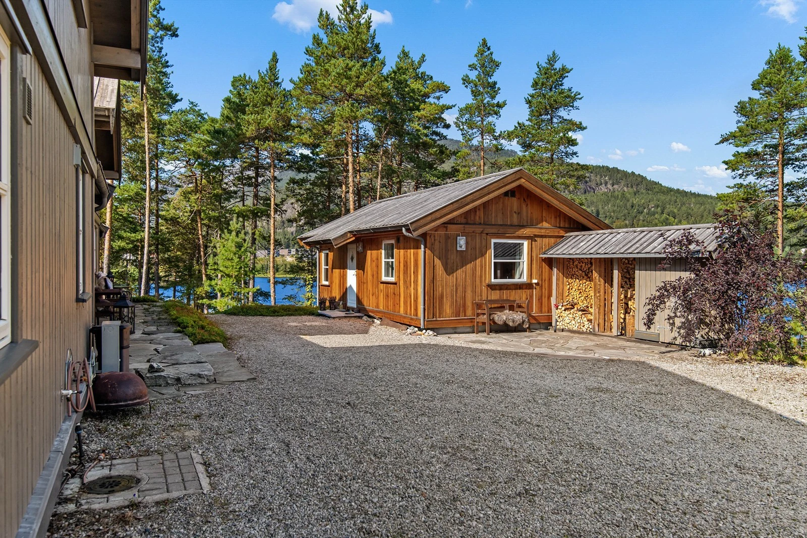 Stor gruset gårdsplass Galleribilde