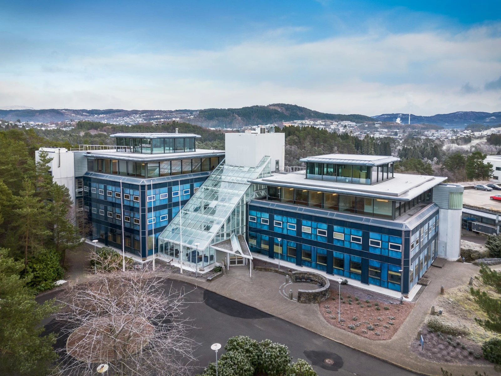 Fra styrerommet som troner øverst i bygget er det 360 graders utsikt med store vinudsflater. Galleribilde