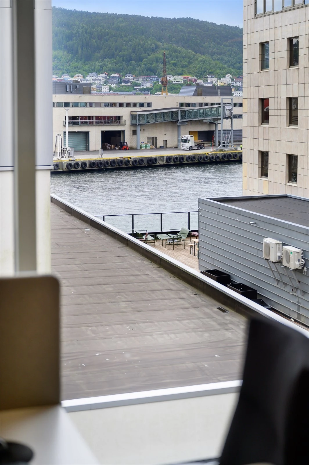 Utsikt fra de ledige lokalene i 3. etg. BTA 139 m². Galleribilde