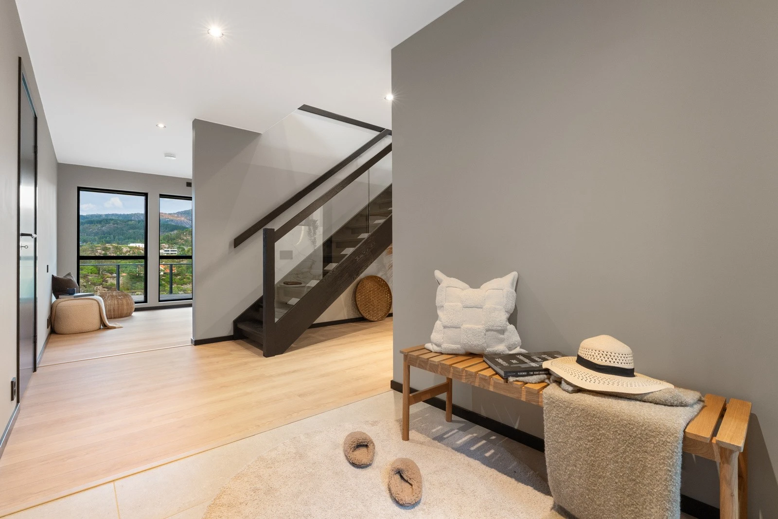 Lys entrè som ønsker deg velkommen inn. Galleribilde