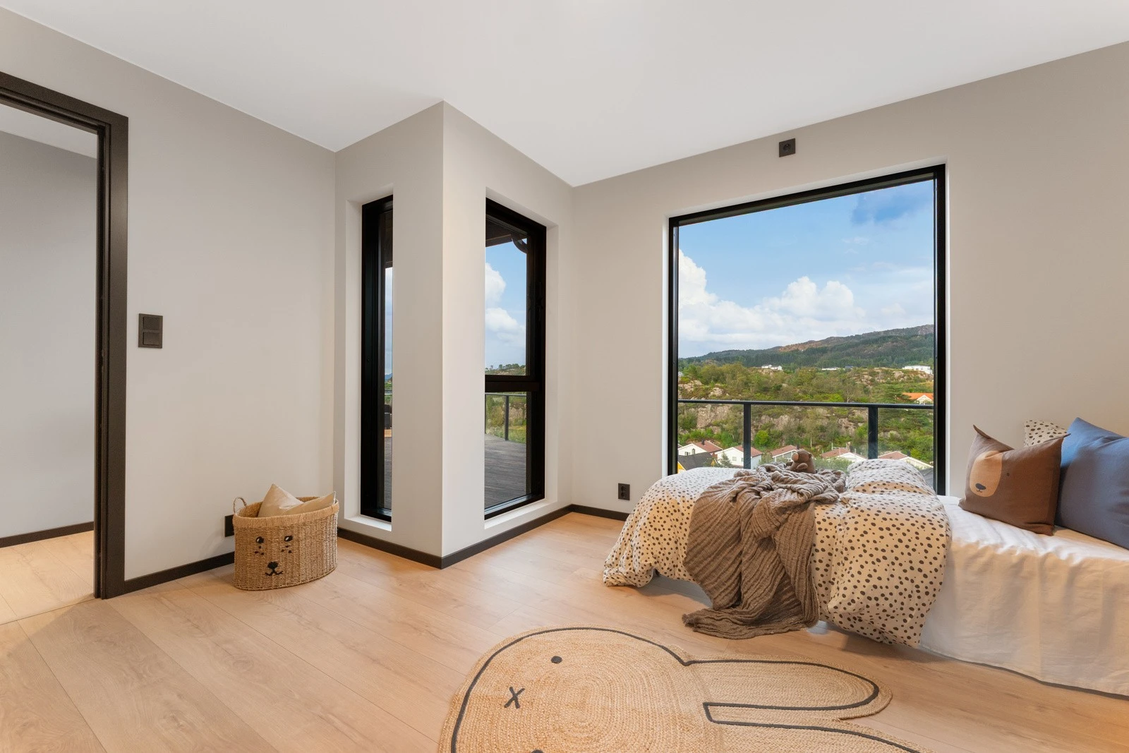 Soverom nr. 4 er også av stor størrelse og gir rom for mye møblering. Galleribilde