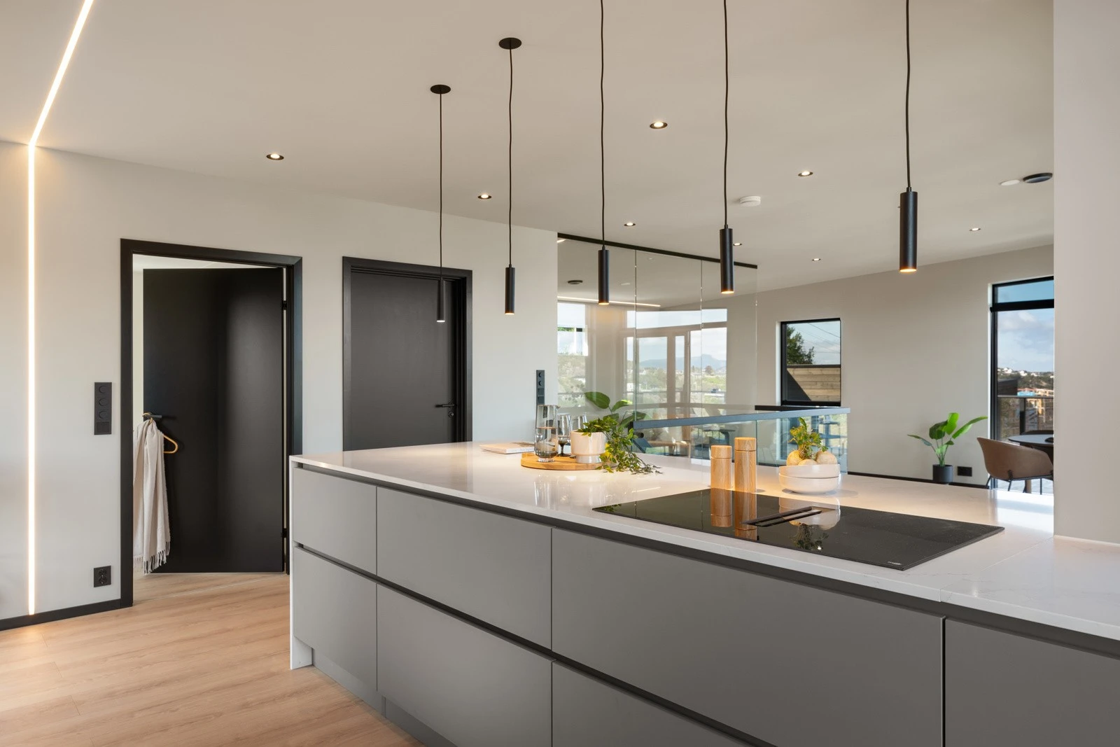 Lekre og veltenkte detaljer gjør huset spesielt. Galleribilde