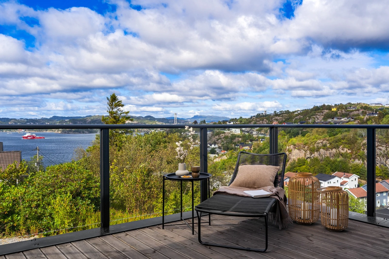 Herlig terrasse med nydelig utsikt. Galleribilde