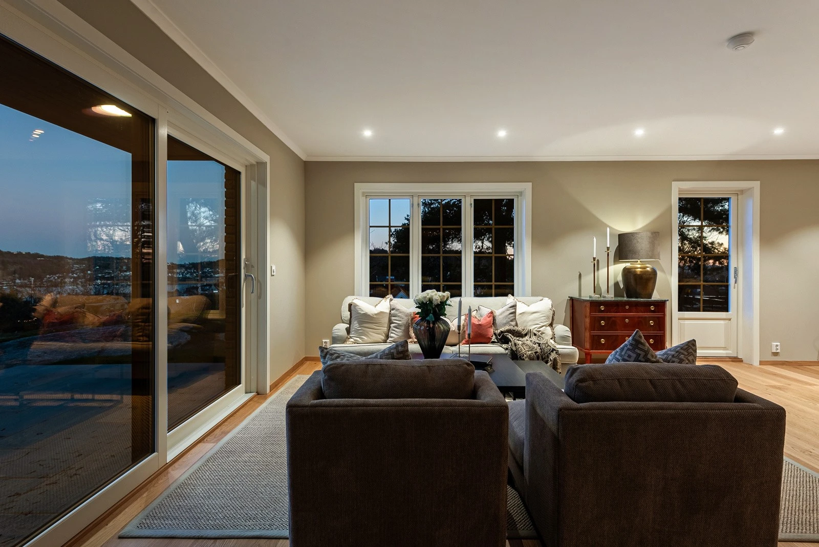 Hauanveien by night Galleribilde