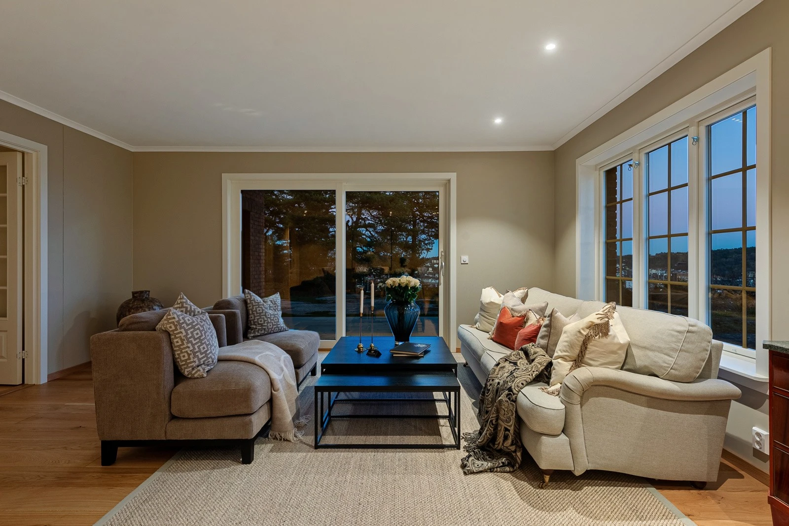 Hauanveien by night Galleribilde