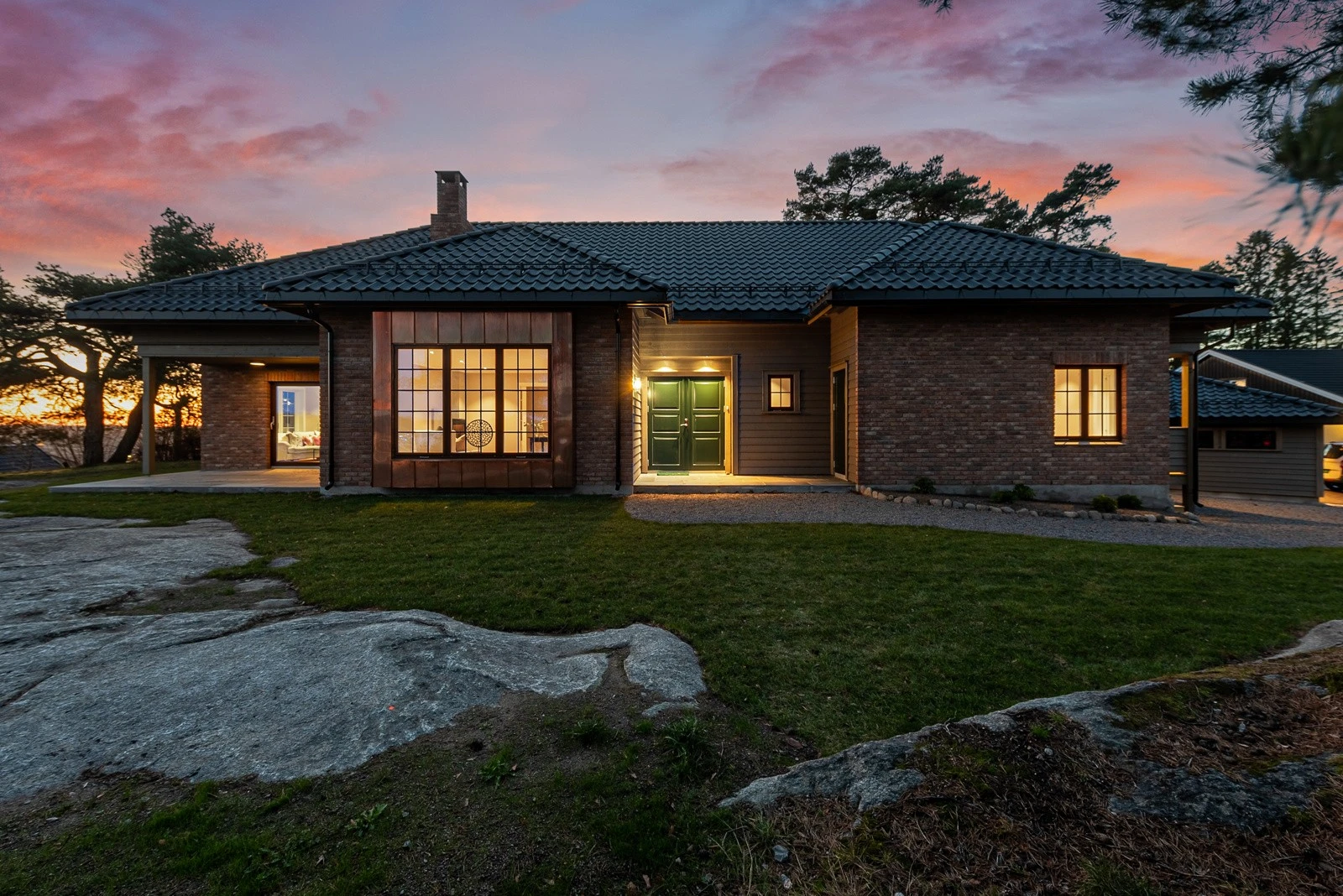 Hauanveien by night Galleribilde