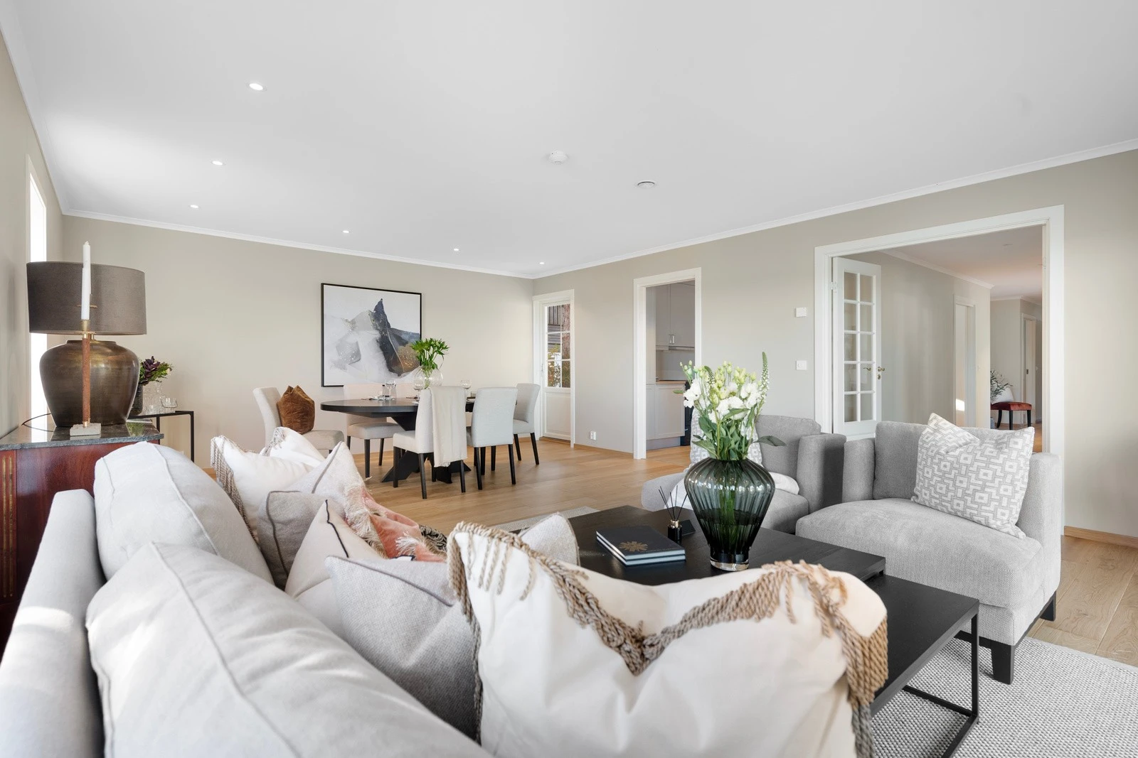 Kjøkken ligger i egen sone mot vest Galleribilde