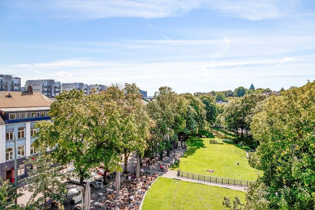 Uteservering i nærområde Galleribilde