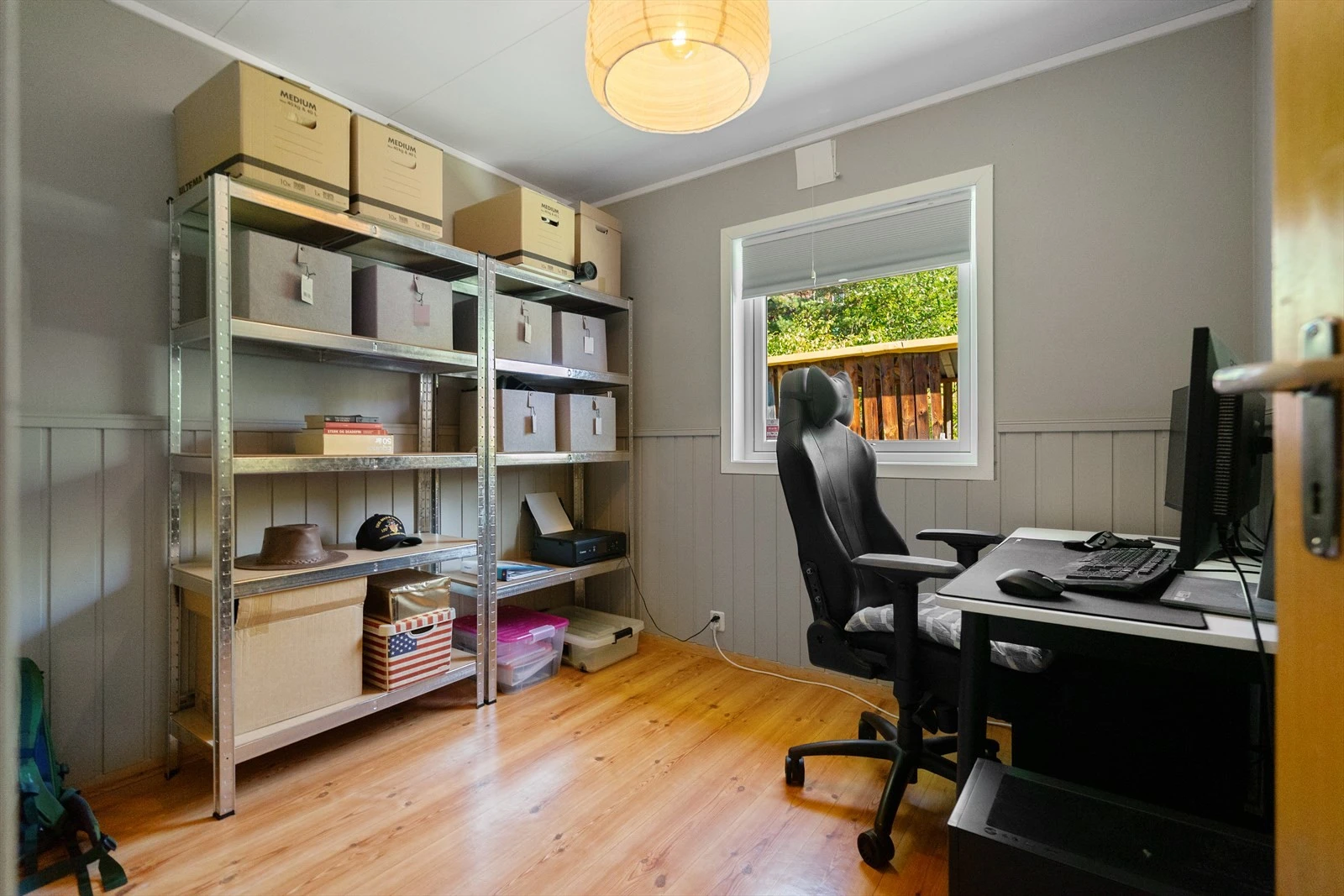 Soverom 2 - Her er det mulighet til å skape et soverom eller bruke rommet som et kontor, alt etter behov og ønske Galleribilde