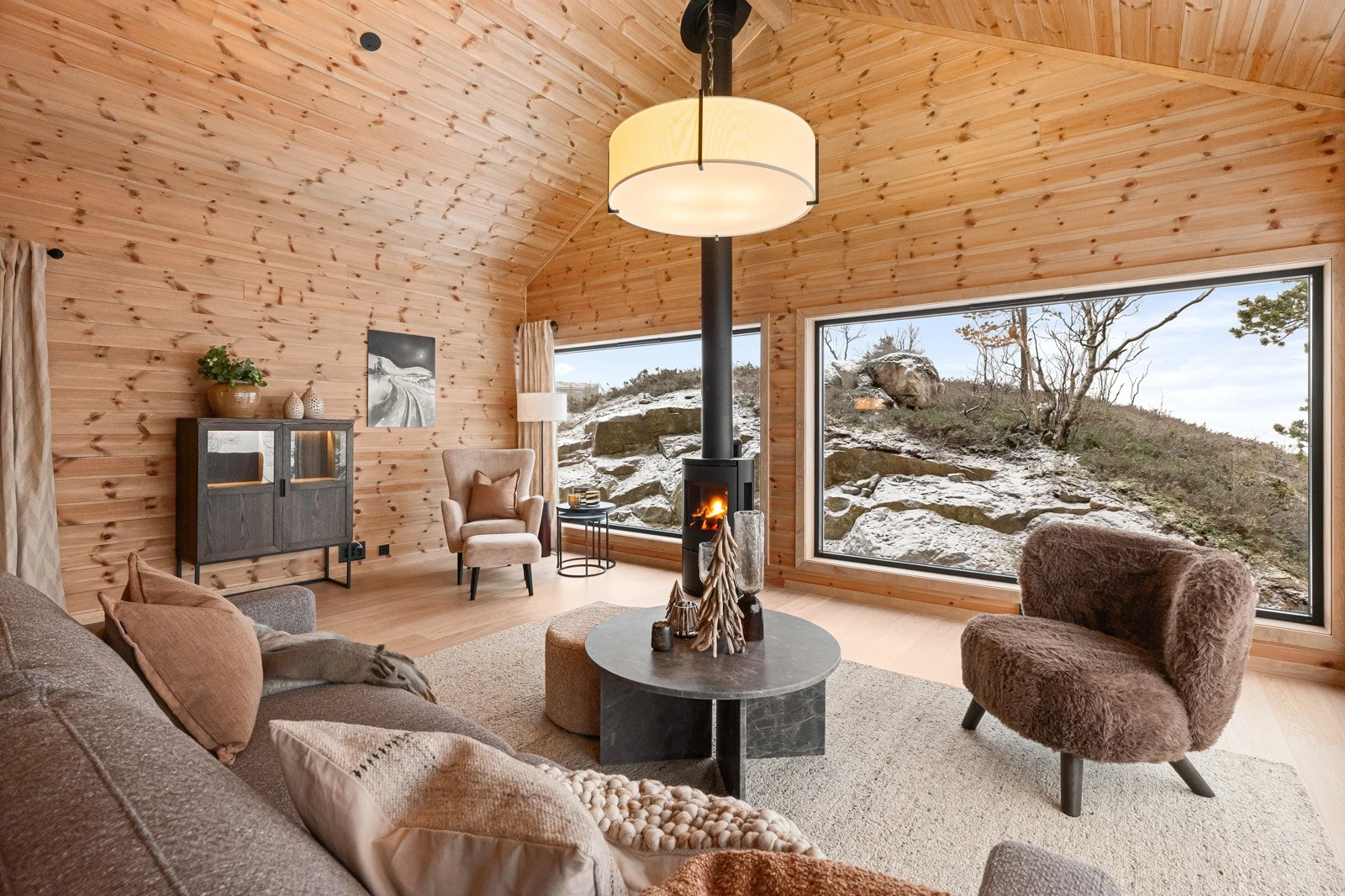 Visning hver dag 14.00-16.00 hele høstferien! Galleribilde