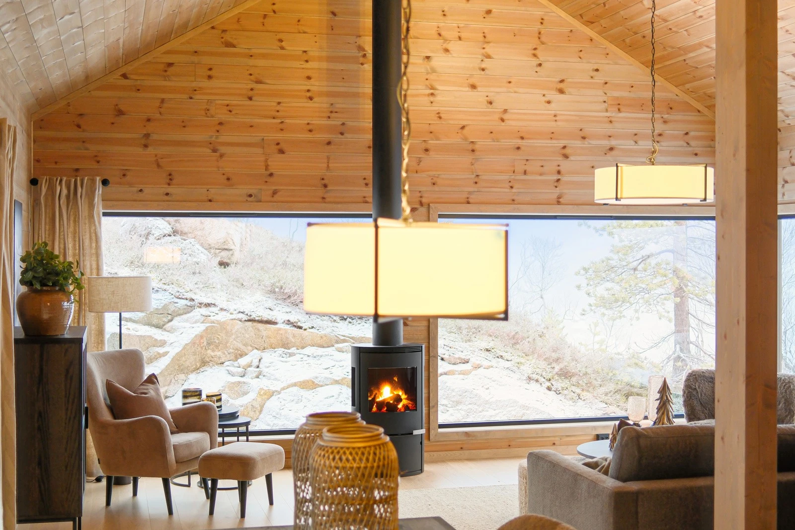 Store vindusflater tar deg tettere på naturen. Galleribilde