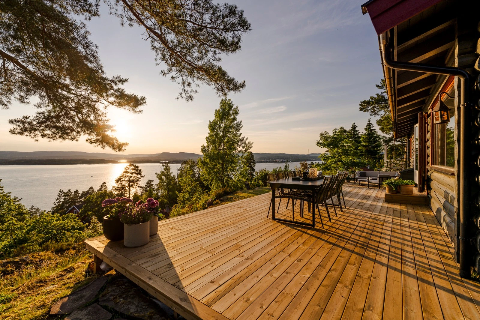 Privatmegleren Park v/ Thor Vegard Bjørnerud har gleden av å presentere denne sjarmerende eneboligen i Seterstien 6! Galleribilde