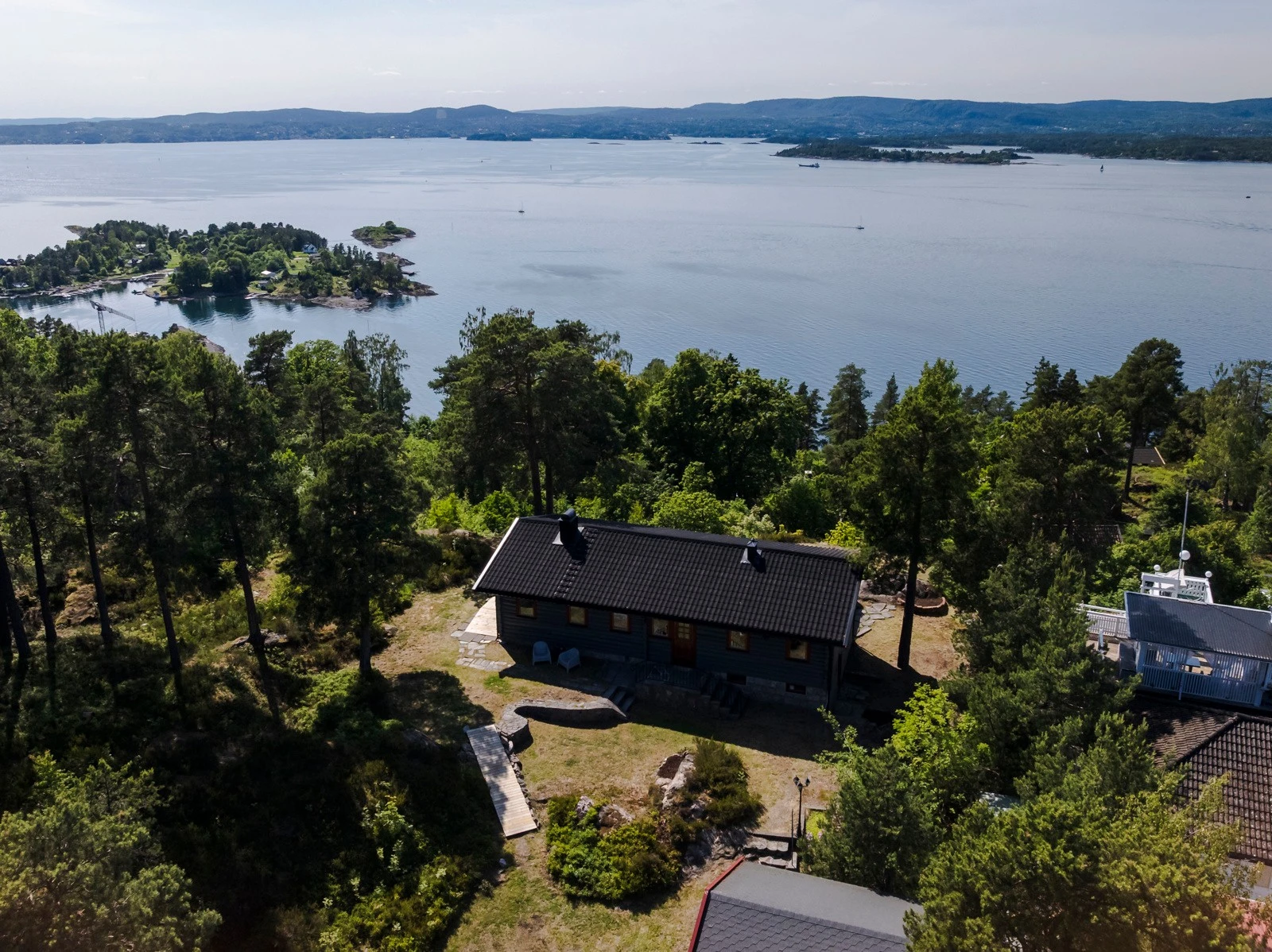 I gangavstand ligger Kavringen marina, hvor det er mulighet for båtplass - perfekt for deg som ønsker enkel tilgang til sjøen og båtglede. Galleribilde