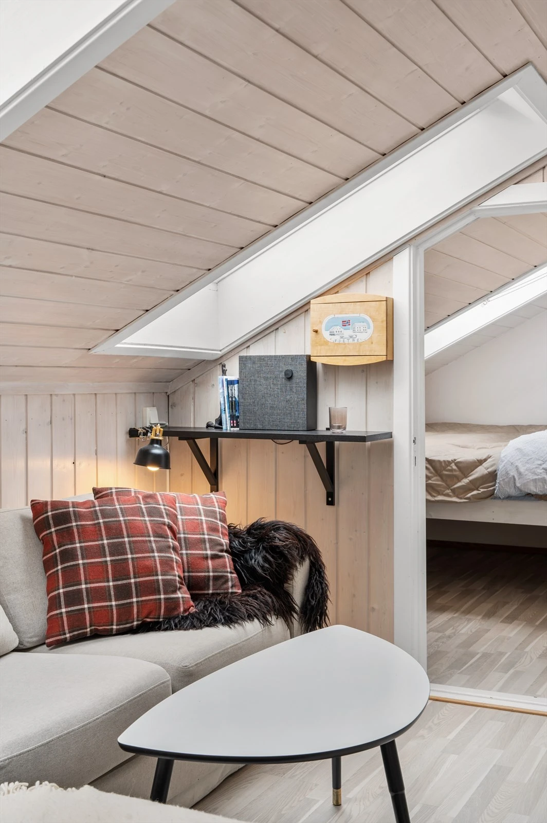 Takhøyde opp til 2,8meter, gir en luftig og god atmosfære i rommet. Galleribilde