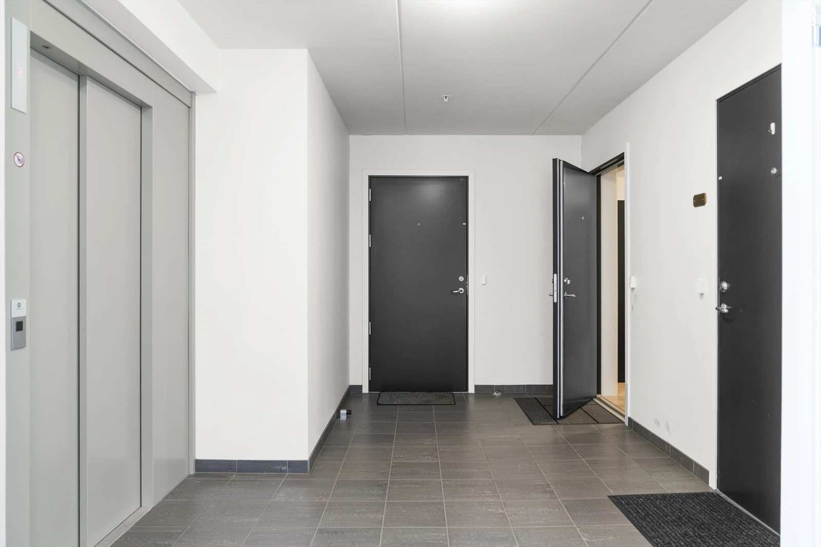 Det er heis ned til garasjeanlegg Galleribilde