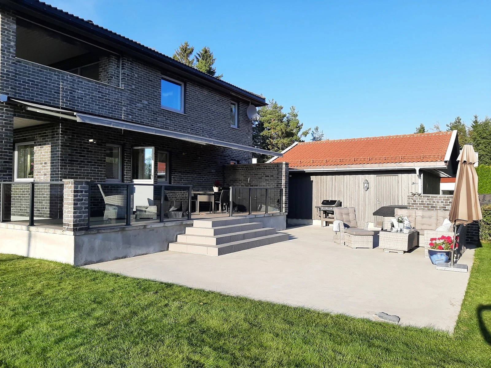 Uteplass Galleribilde