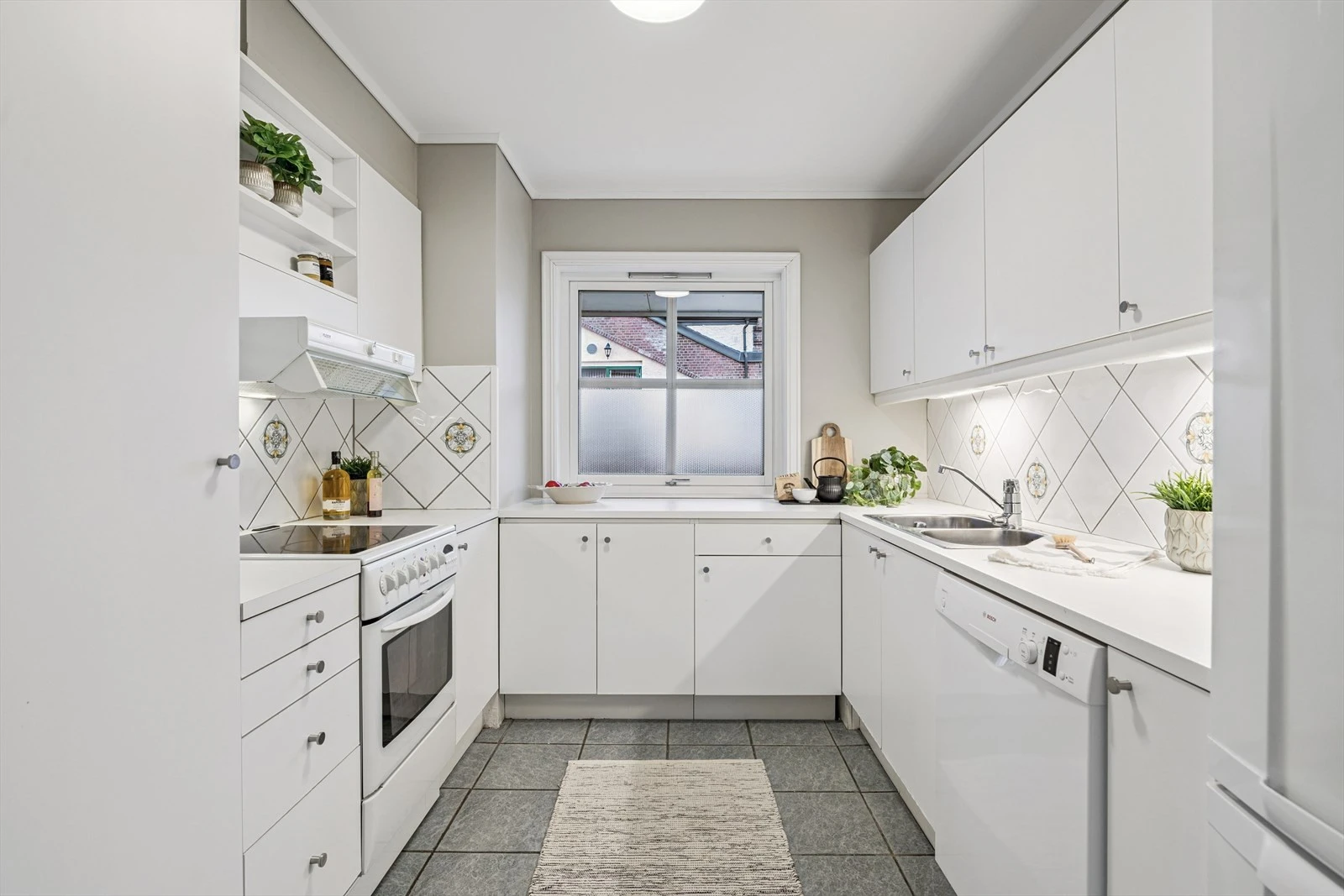 Praktisk og pent kjøkken.