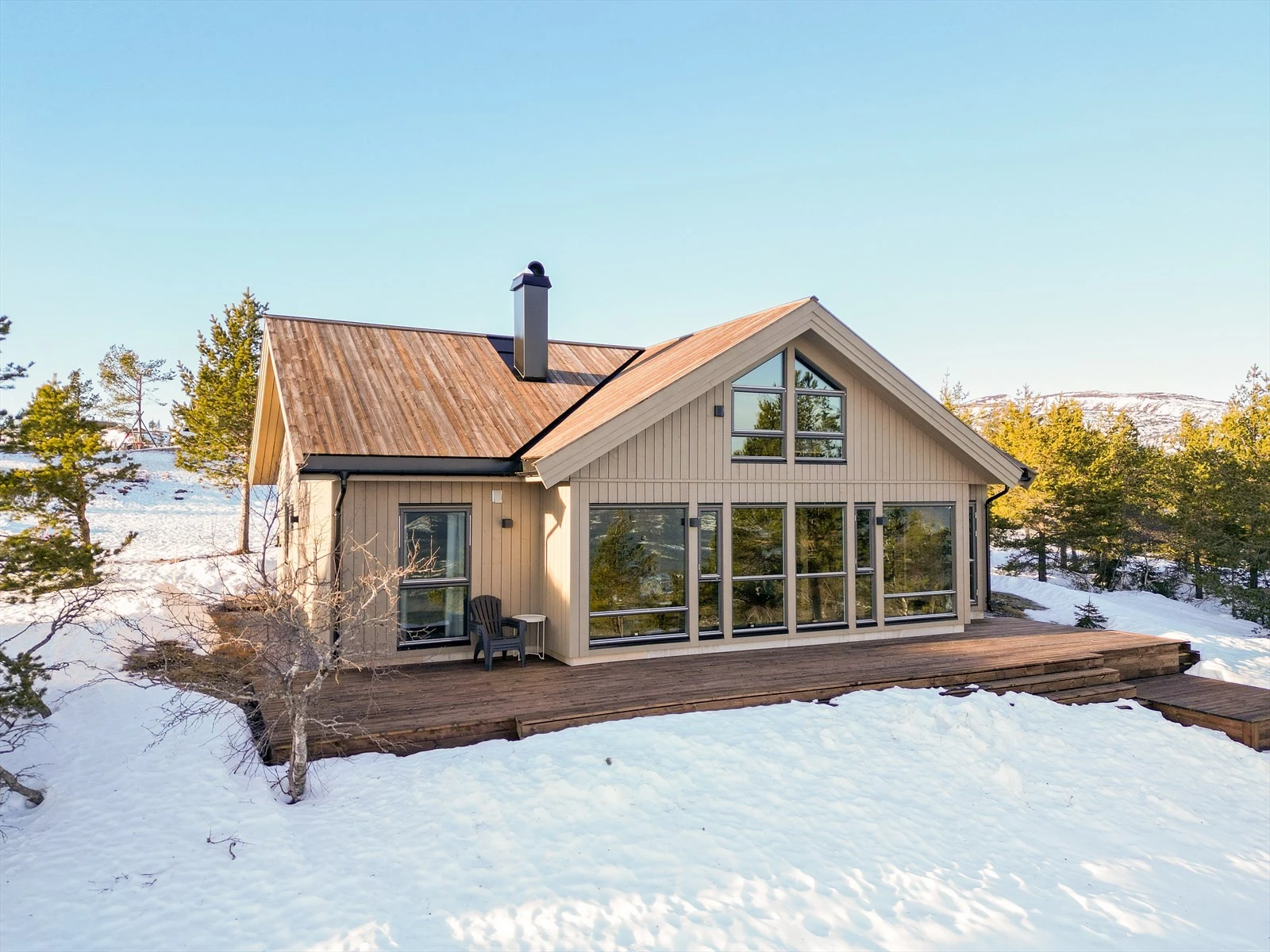 EiendomsMegler1 ved Halvor Østerli presenterer Høgefjellvegen 177! Galleribilde