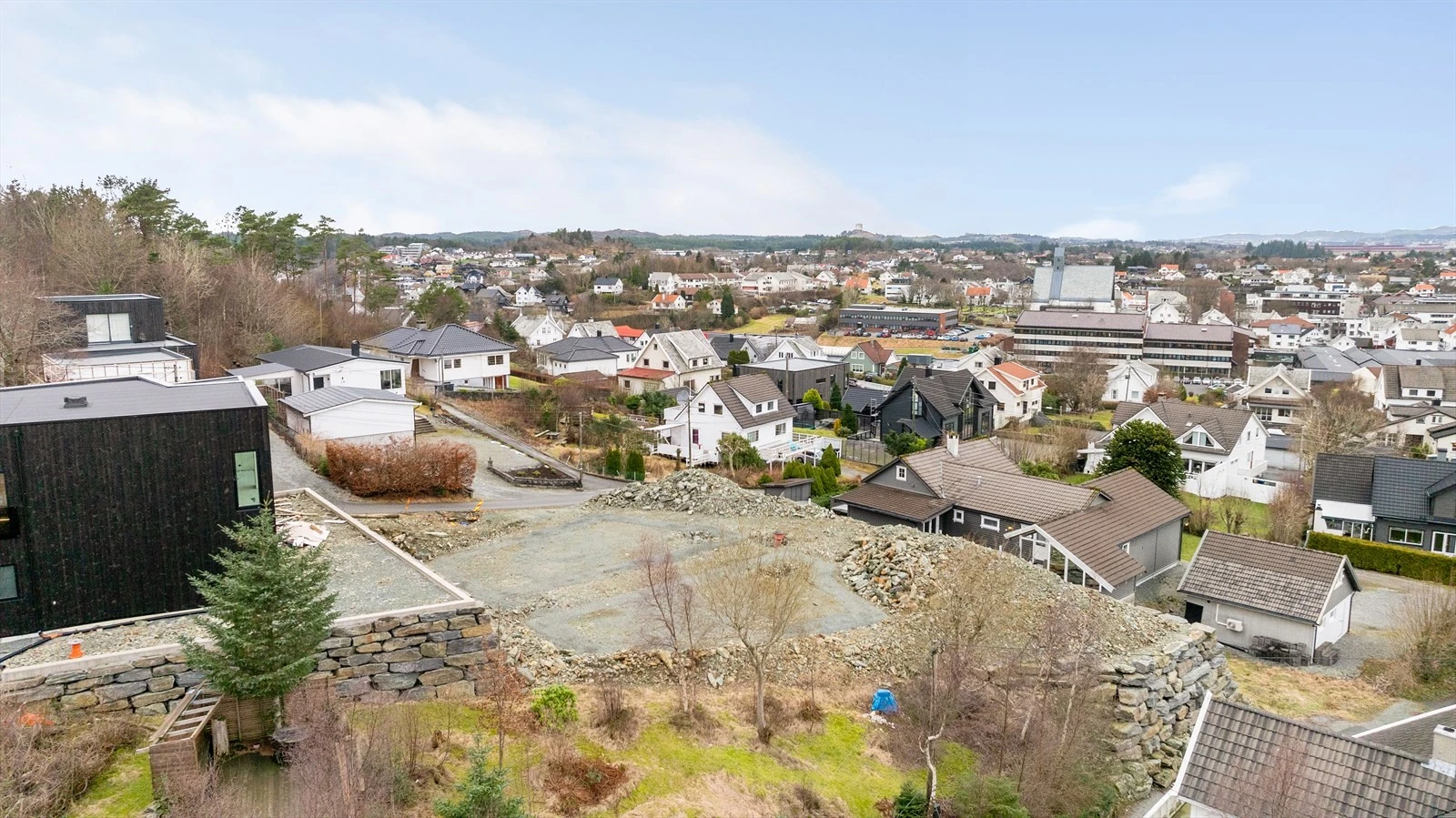 Det er ingen byggeklausul, og man står fritt til å velge ønsket byggefirma Galleribilde