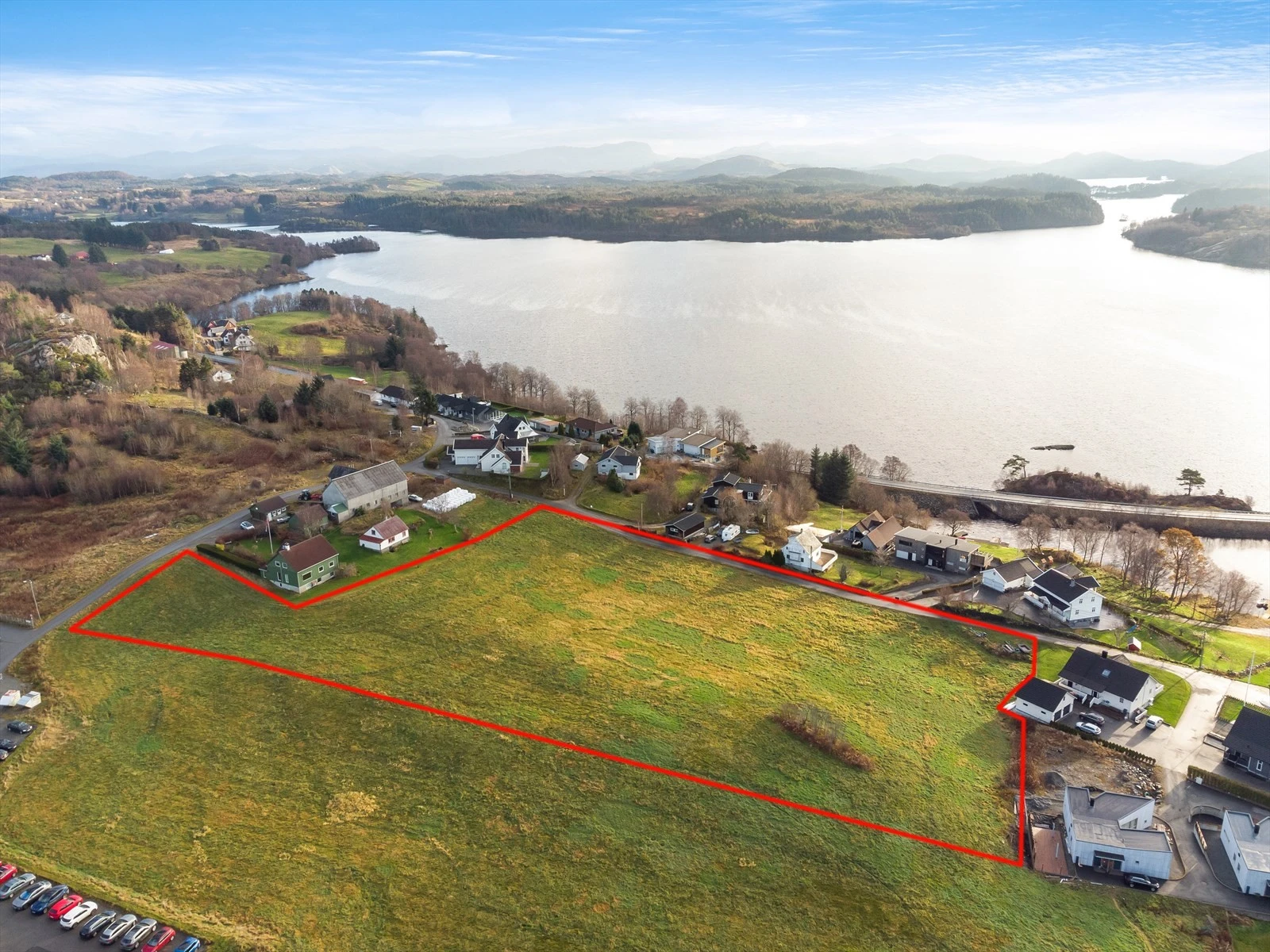 Flott beliggende tomteområde i nedre del av Sveio sentrum Galleribilde