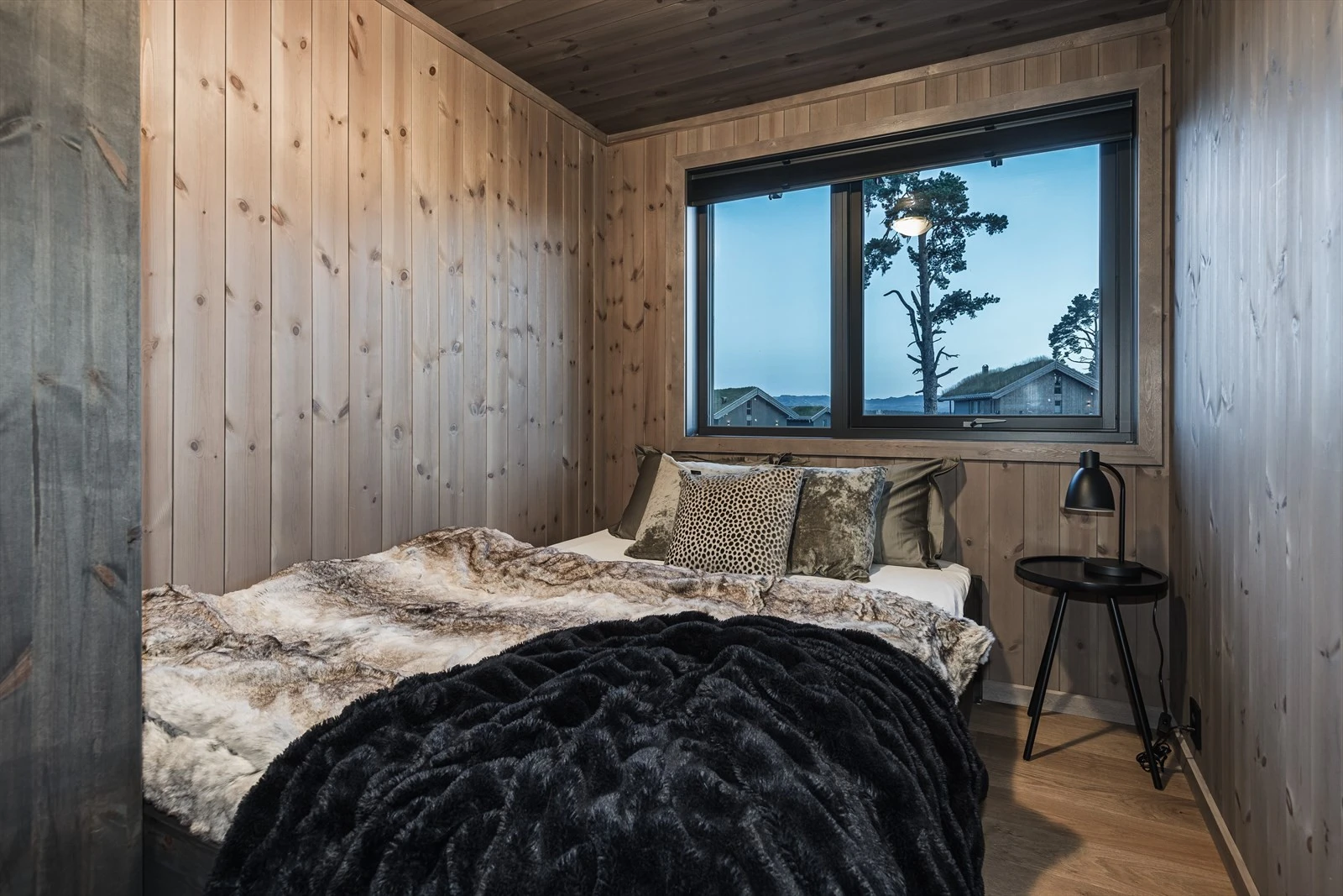 Soverom to Galleribilde