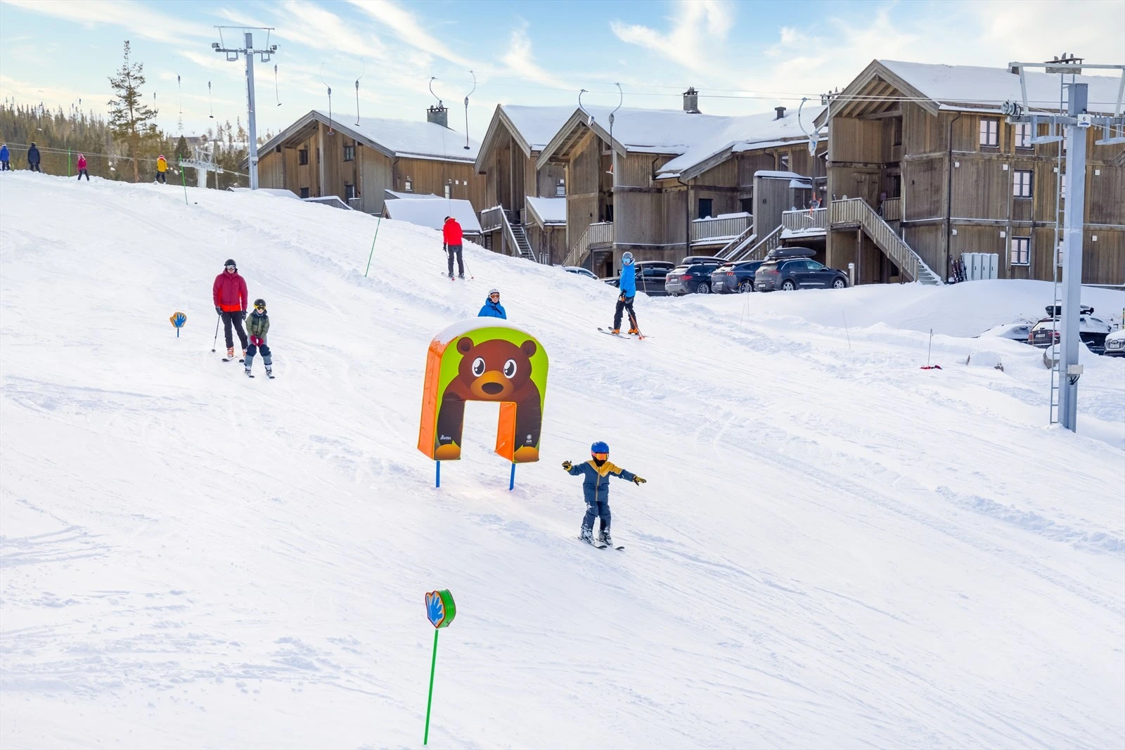 Alpinsenteret er svært familievennlig med flere barnebakker og en hyggelig varmestue Galleribilde