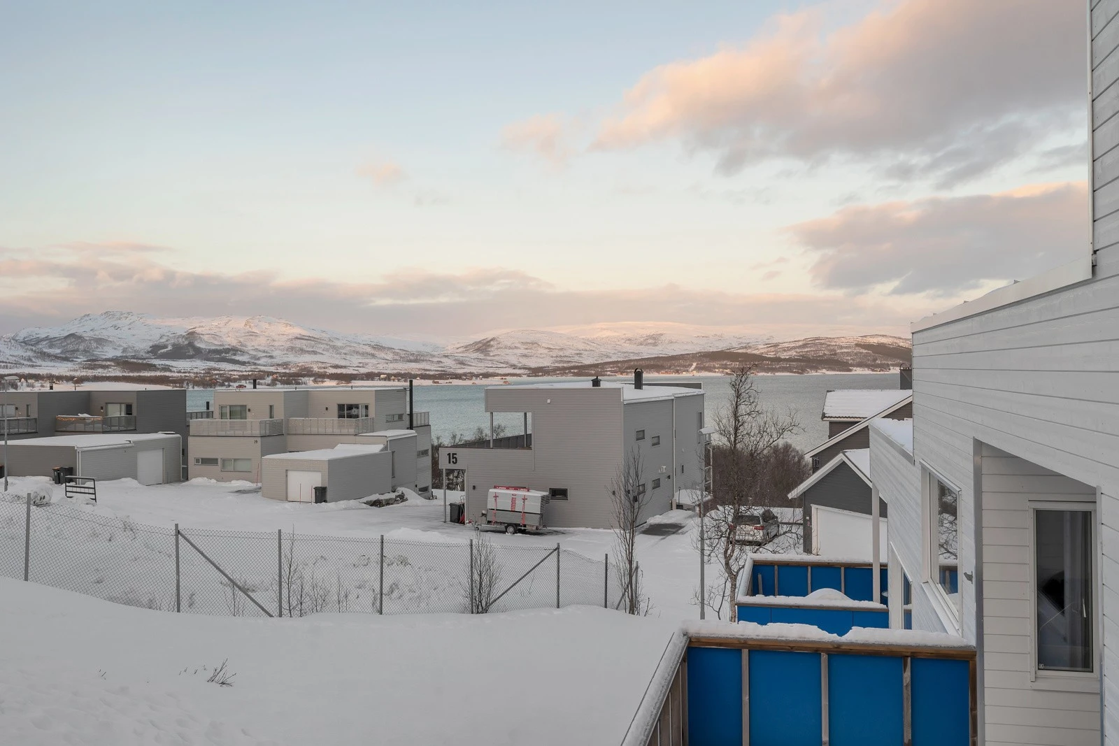 Flott utsikt fra balkong. Galleribilde