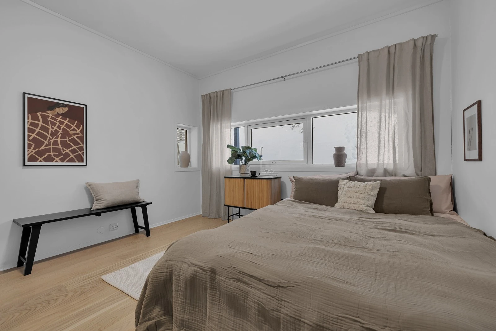 Boligen har totalt 3 flotte soverom med god størrelse. Galleribilde