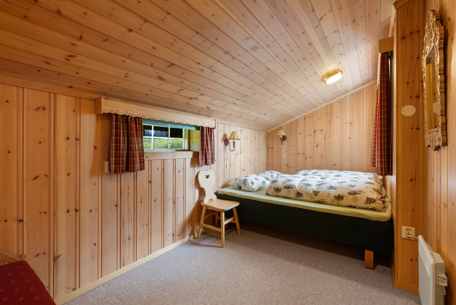 Stort soverom som også kan brukes som ekstra tv-stue. Galleribilde