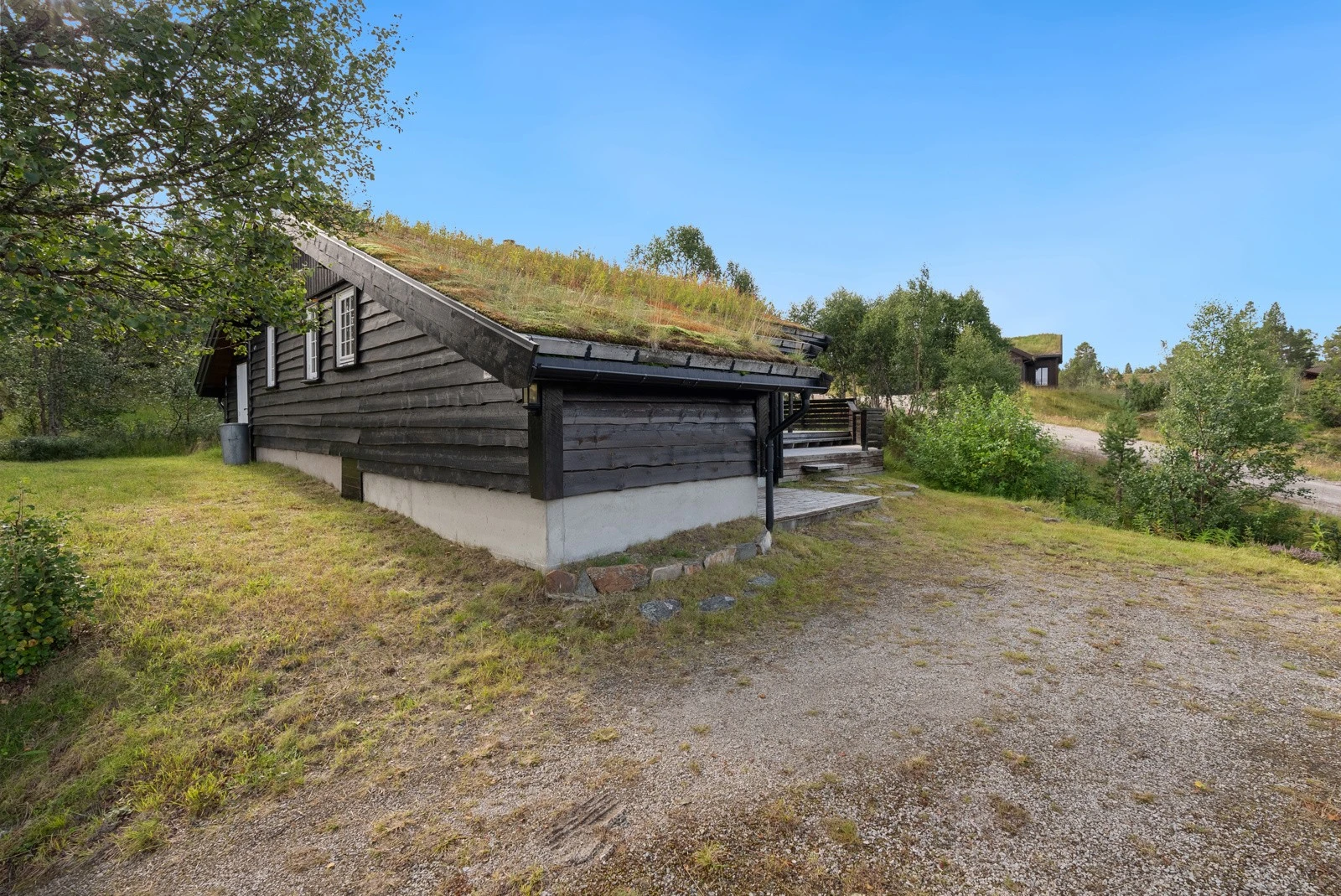 Gode parkeringsmuligheter forran hytten. Galleribilde