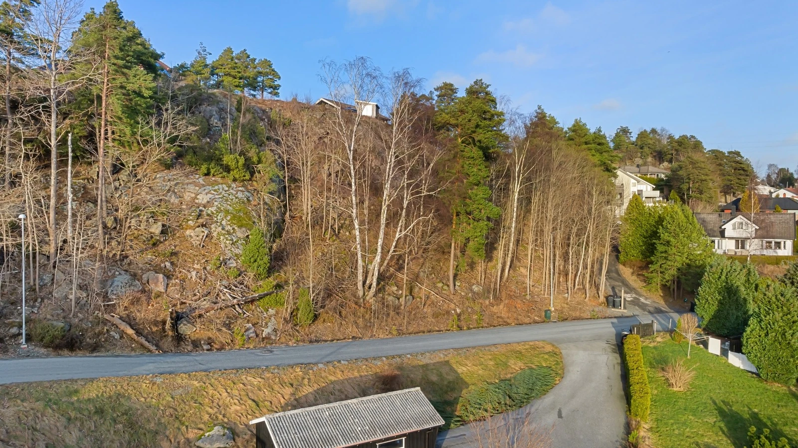 Tomten ligger i Eklundhøgda som er et attraktivt område. Galleribilde