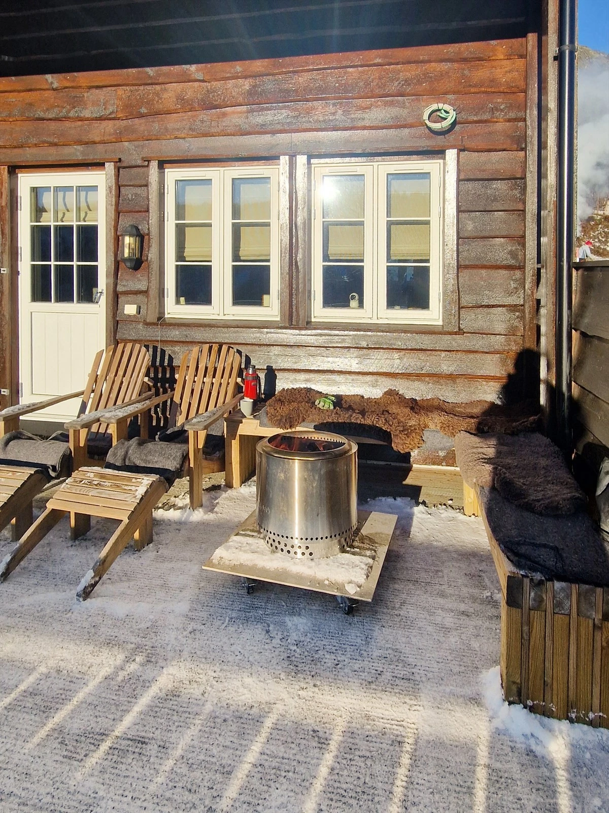 Koselig solkrok på terrassen. Galleribilde