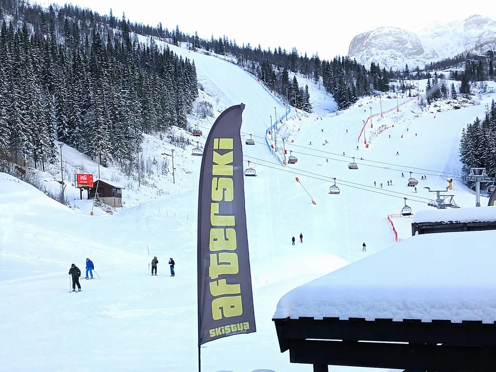 Hemsedal er kjent for både skiopplevelser og en legendarisk afterski Galleribilde