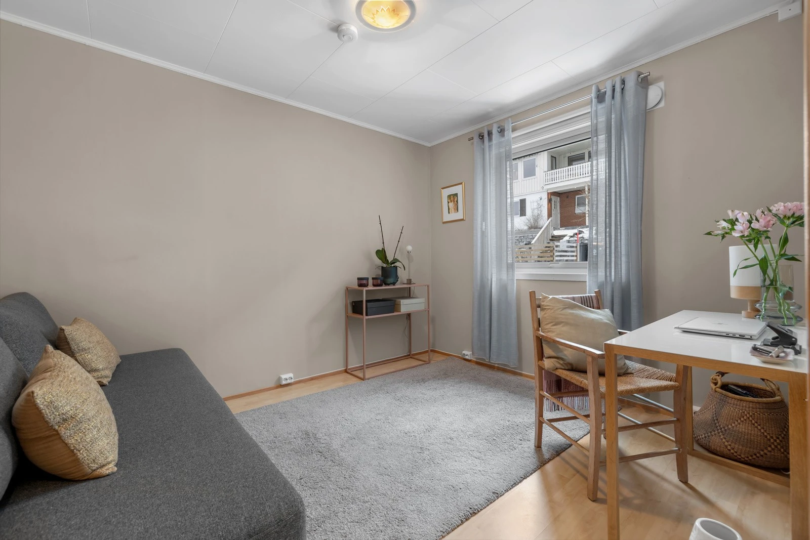 Soveorm 1 i øverste plan. Galleribilde