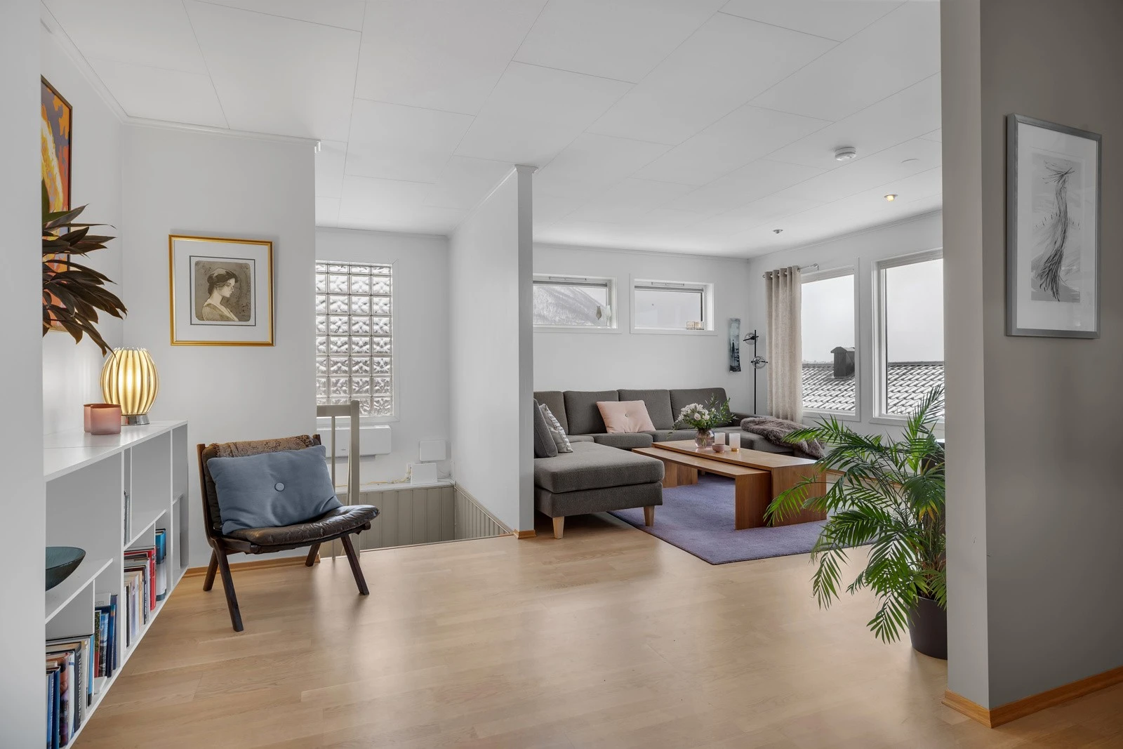 Hyggelig inngangsparti til stuen. Galleribilde