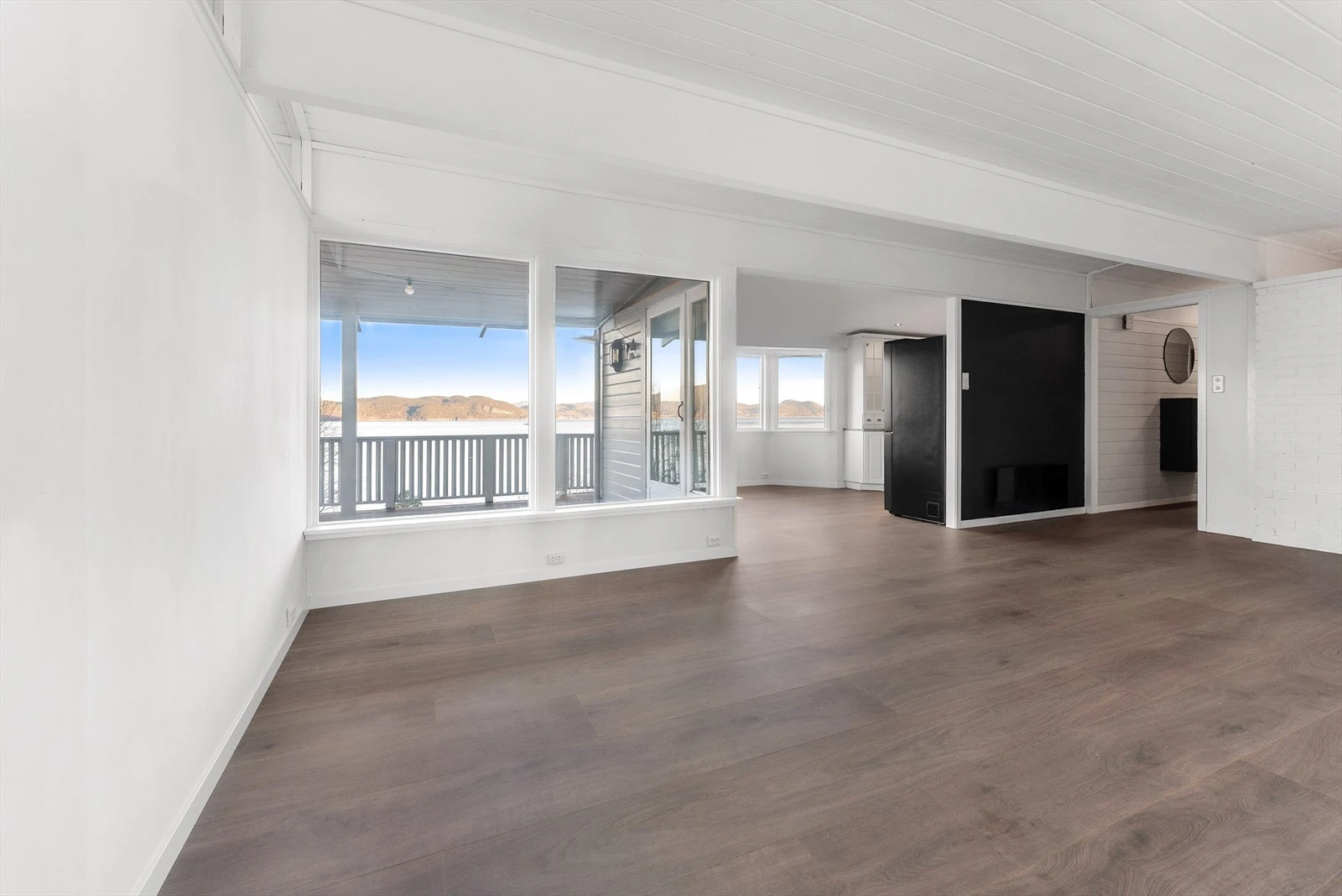 009_Stue mot gang og kjøkken.jpg Galleribilde