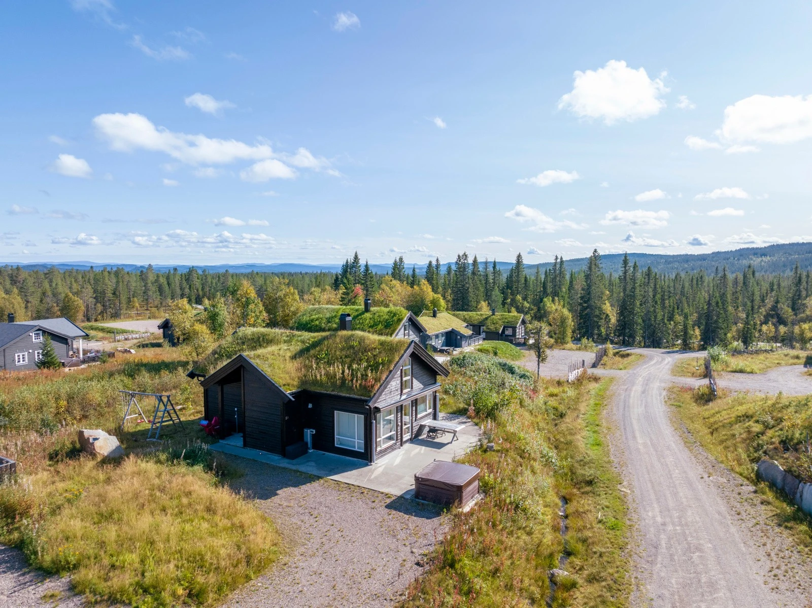 Sommerbilder - Påkostet familiehytte på Håvi Solsiden, oppført i 2012 Galleribilde