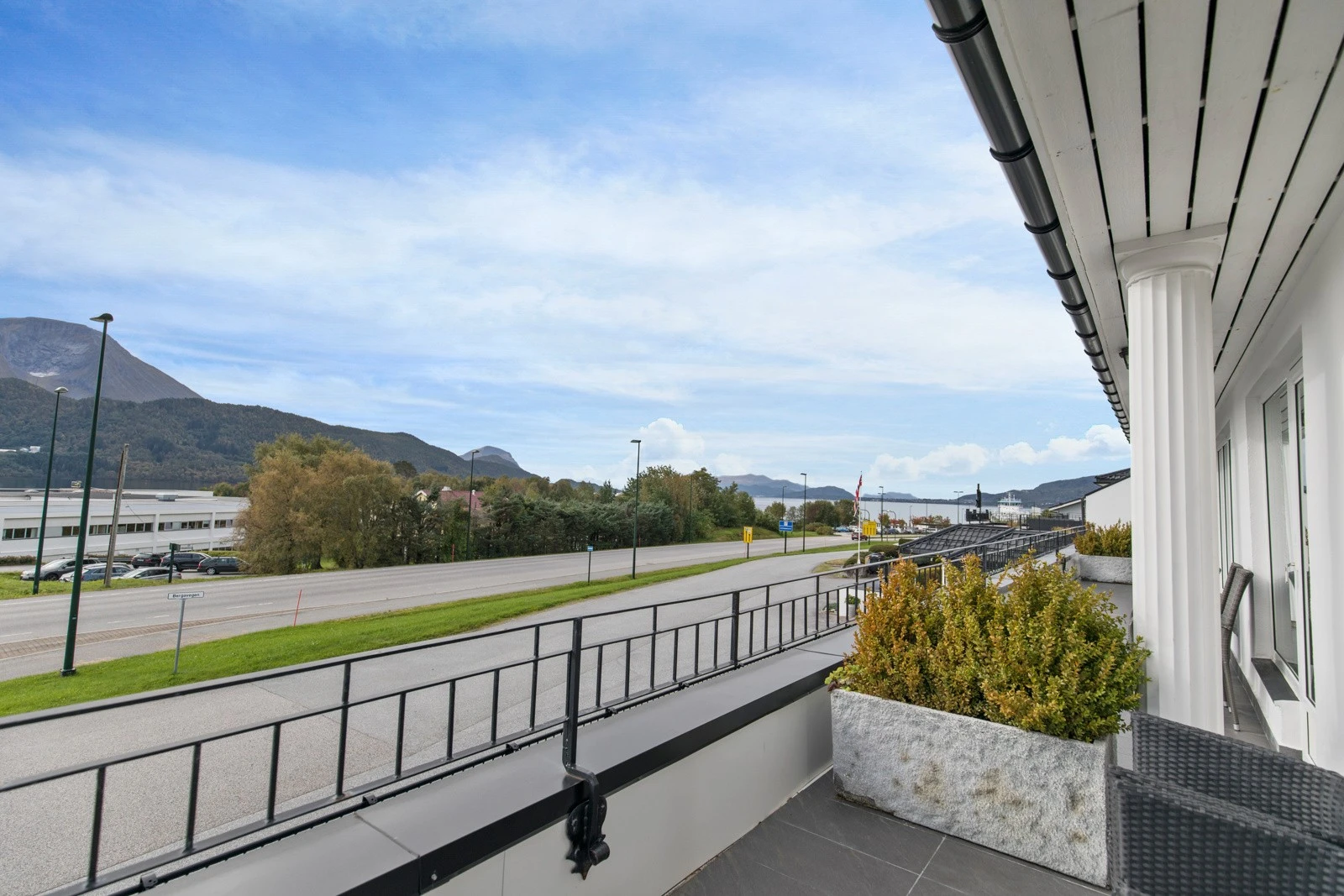Terrasse. Galleribilde
