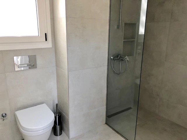 Bad nede Galleribilde