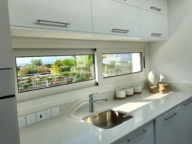 Også lys inn fra taket Galleribilde