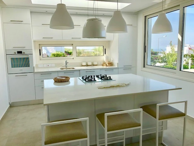 Lekkert stort kjøkken Galleribilde