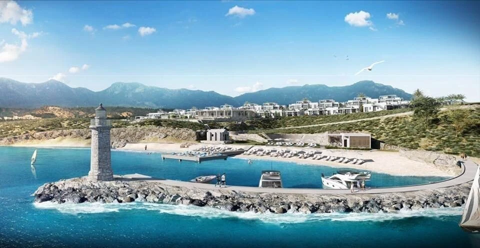 Cove Beach har også vannsport og restauranter Galleribilde