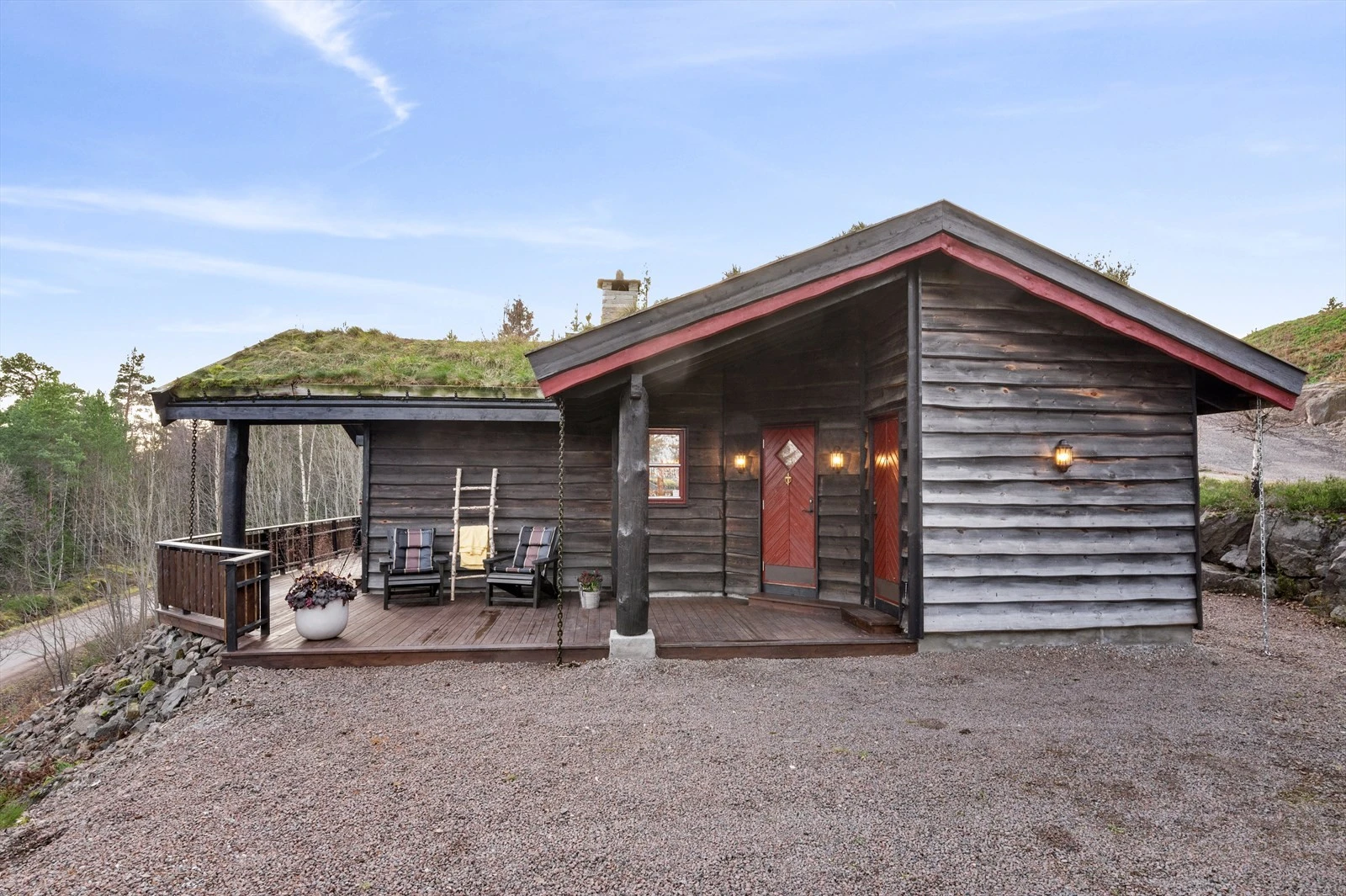 Koselig overbygget inngangsparti Galleribilde