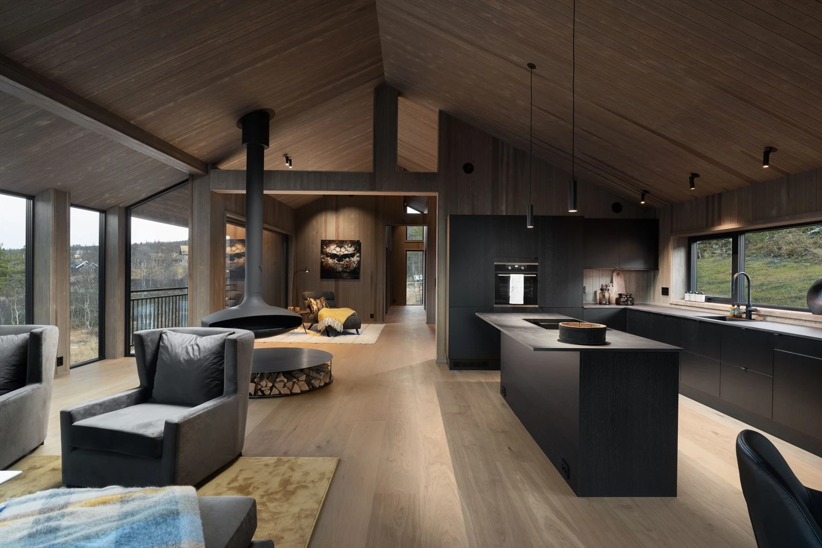 Materialer er av gode kvaliteter, og fargepaletten skaper et lunt og hyggelig innemiljø. Galleribilde