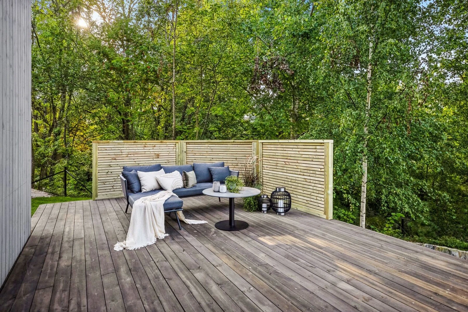 Rikelig med plass til utemøblement. Galleribilde