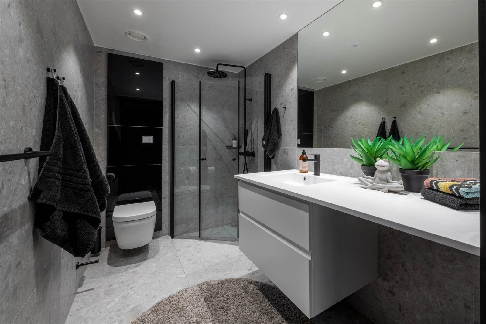 Delikat bad i tidsriktige farger. Galleribilde