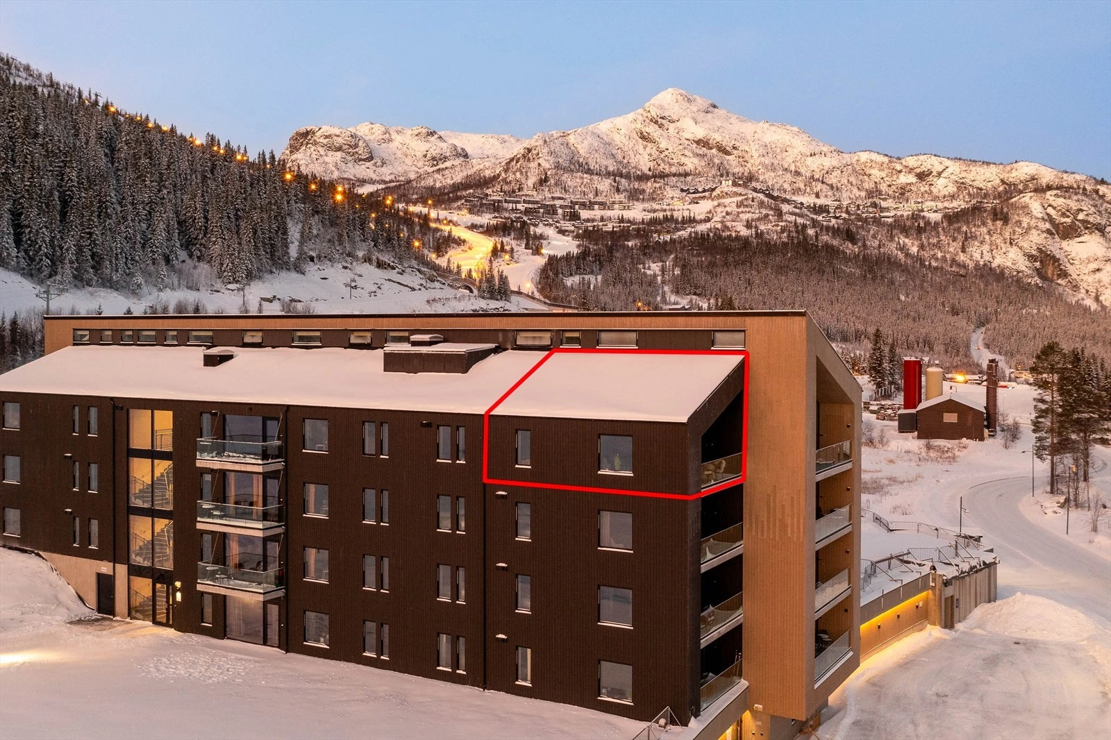 Tidsriktig, lys og delikat 3 -roms topp- og hjørneleilighet. Galleribilde