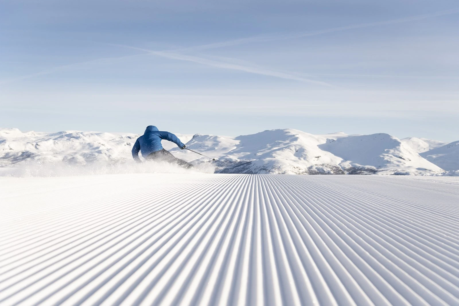 Hvem ønsker seg vel ikke slike "trikkespor" i bakken i julen! Foto: Ola Matsson. Galleribilde